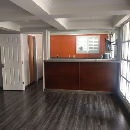 Lyfe Inn & Suites By Aga - Lax Airport-2